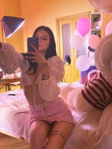 Эротический массаж от Софа работает в Москве