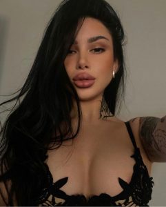 Эро массаж от Полина в Москве